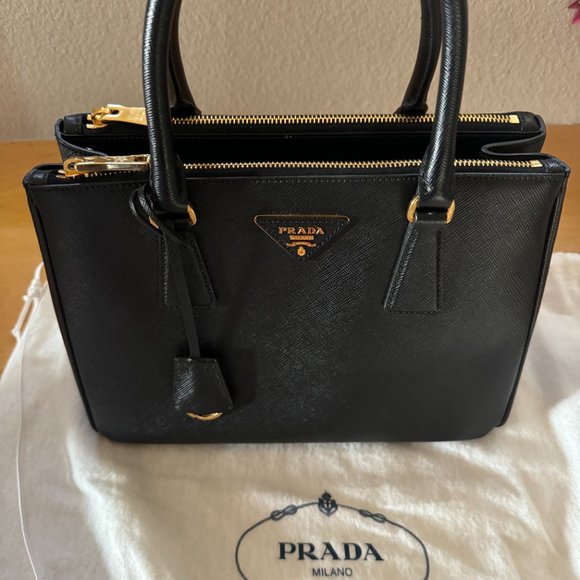 NWOT Medium PRADA galleria saffiano leather bag - Picture 4 of 8